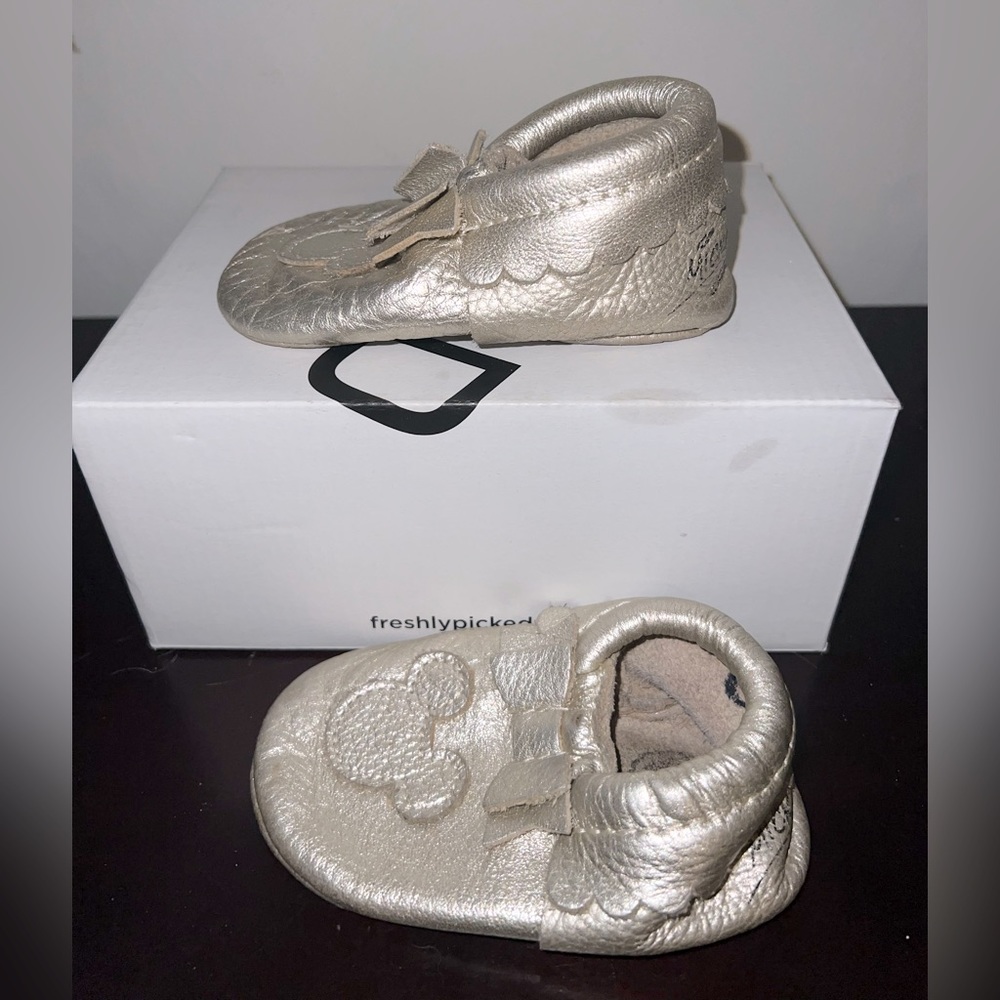 Platinum Mickey Mouse Bow Moccasins
